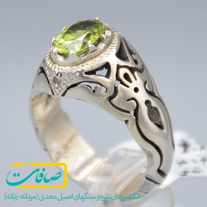 انگشتر زبرجد تراشدار دارای 2 عدد الماس «کد 2909»